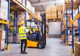Top 6 Benefits of Warehousing & Distribution Services