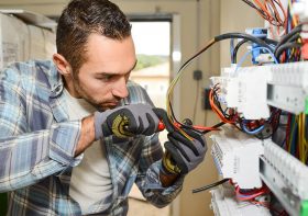 5 Tips for Choosing the Right Electrical Contractor for your Business